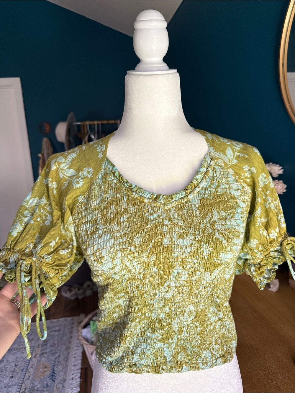 🌿Anthropologie smocked puff sleeve top